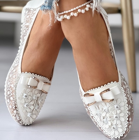 Shoes - Floral Embroidery White Bowknot Decor Women's Loafers Size 38 US 7